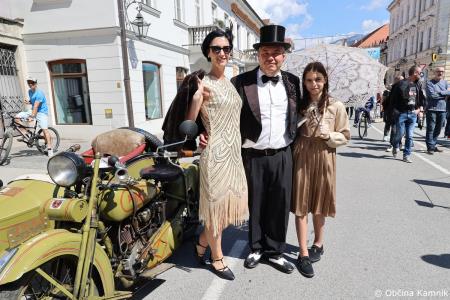 Mednarodna revija starodobnikov v Kamnik privabila ljubitelje klasičnih vozil (83)